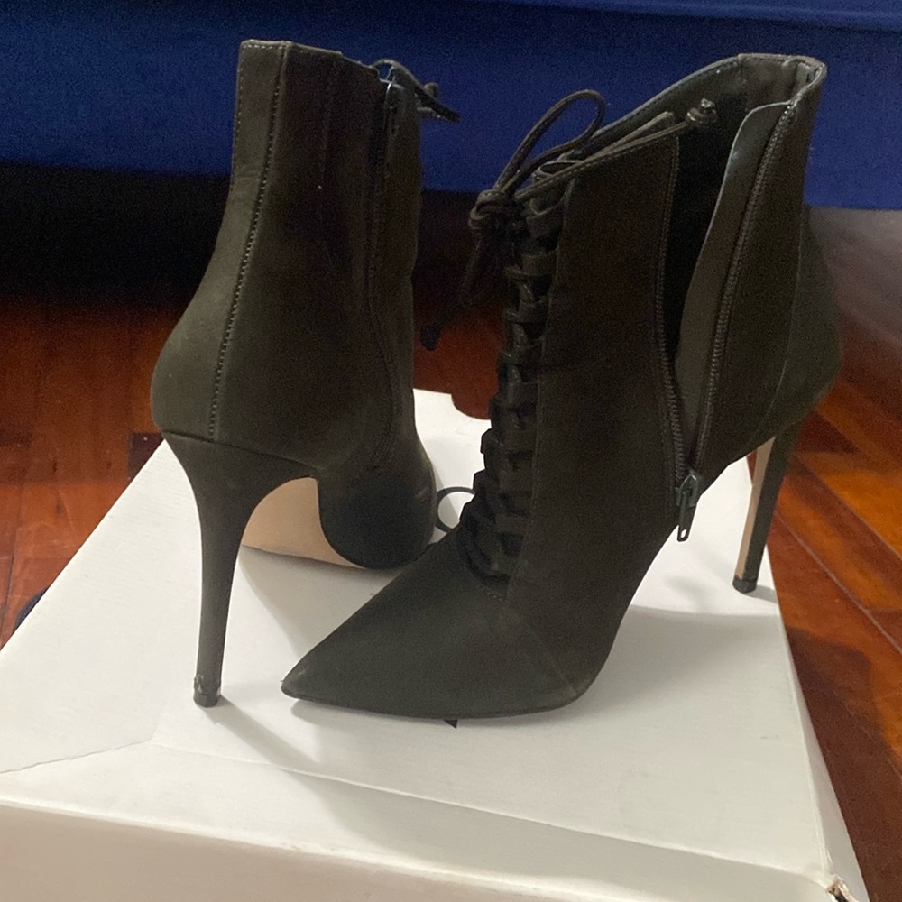 ALDO Jonasson-44 Hunter Green Lace-up Bootie Heels. Size 6.